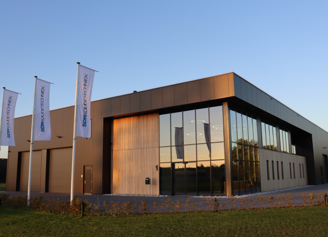 Bedrijfshal SDK koeltechniek Beek en Donk