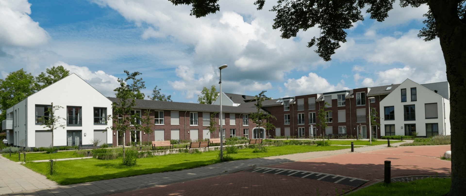 Hof van Heel te Heel. 50 appartementen.