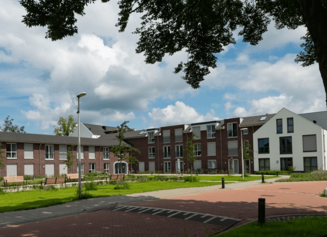 Hof van Heel te Heel. 50 appartementen.